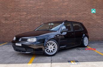 VOLKSWAGEN GOLF RSE SILVER